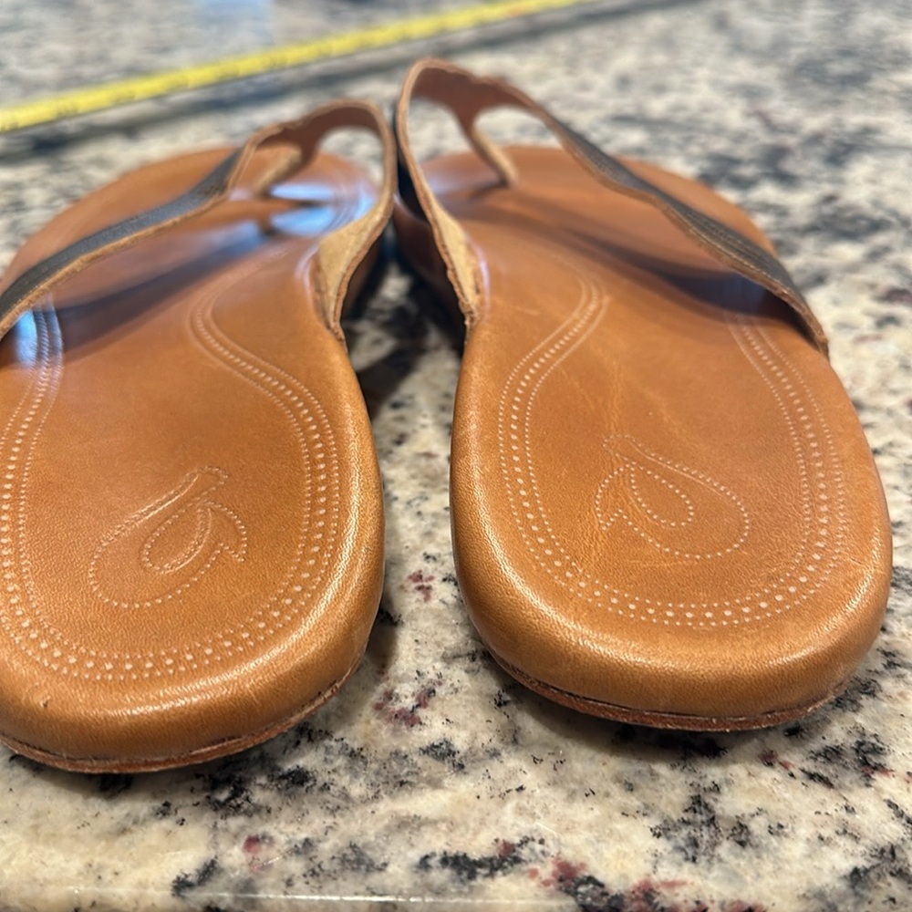 OluKai Women's Brown Leather Flip Flop Sandals with Metallic Bronze Straps - Picture 6 of 6